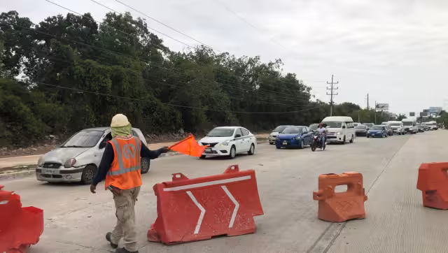 Más de una hora tardaron los automovilistas en circular del Aeropuerto hasta Residencial Campestre