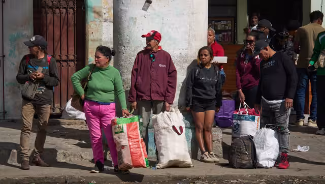 La falta de combustible ha impactado en el sistema de distribución de alimentos y en la canasta básica regulada
