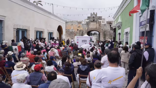 A penas 100 personas participaron en la convocatoria ante el mal clima