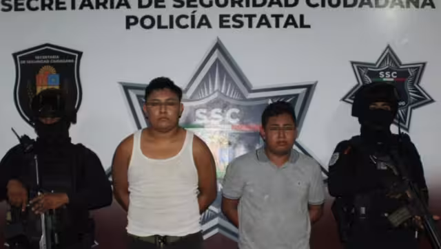 Policías les marcaron el alto al desplazarse en un auto Seat a exceso de velocidad