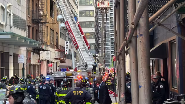 El derrumbe se produjo a última hora de la tarde en un estacionamiento de Ann Street