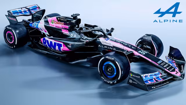 El A524 es de color negro con reflejos azules y rosados
