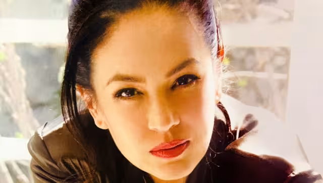 Yolanda Andrade reaparece en redes con una foto en la playa a pesar de la esclerosis.