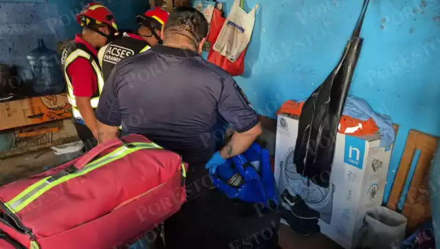 La encargada presentó dolor en el pecho y dificultad para respirar antes de desvanecerse en el área trasera del negocio.