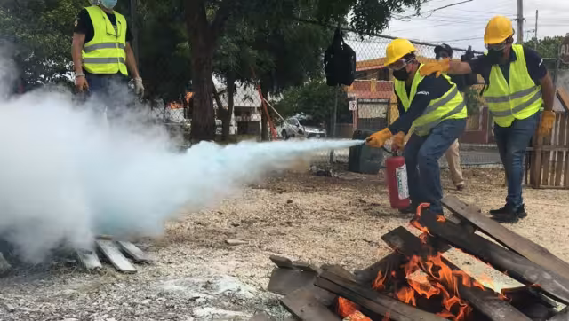 Alcocer Basto exhortó a los yucatecos a evitar la quema de basura y cuidar los fogones de quienes acostumbran cocinar con leña