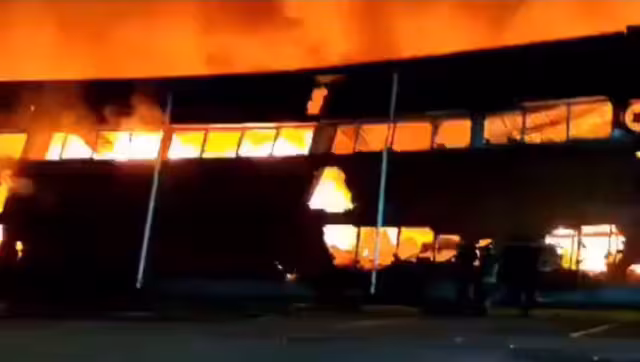 El incendio consumió una carbonera en Monterrey