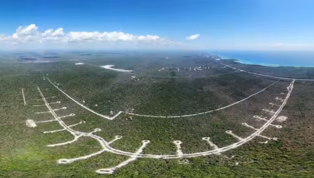 Esta iniciativa se desarrolla en el predio El Pocito, que por años estuvo bajo la posesión de Roberto Chan, quien fue despojado del mismo por la empresa