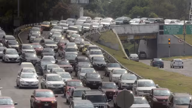 El programa Hoy No Circula es una medida ambiental que restringe la circulación vehicular en días específicos
