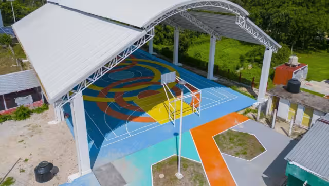 Fueron signados 11 contratos por adjudicación directa, con 7 millones 305 mil 700.99 pesos.