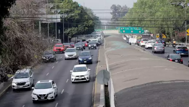 El programa Hoy No Circula es una medida ambiental que restringe la circulación vehicular en días específicos