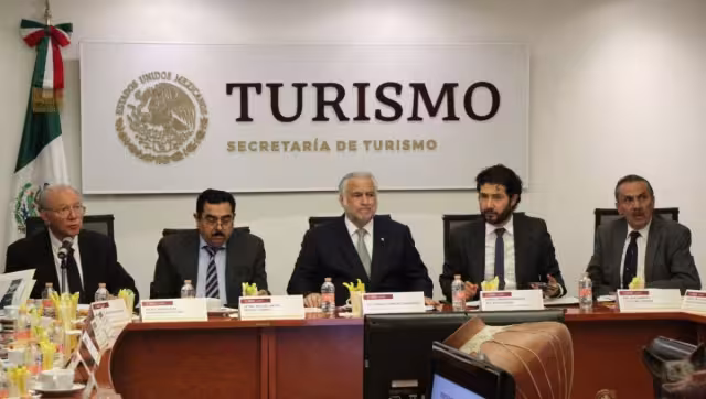 Miguel Torruco Marqués, titular de Turismo Federal, convocó a la Primera Sesión Extraordinaria 2023 para buscar la manera de apoyar a Acapulcopor los daños del Huracán Otis
