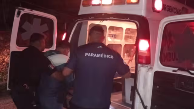 Al sitio arribaron policías municipales junto con la ambulancia T-K 01