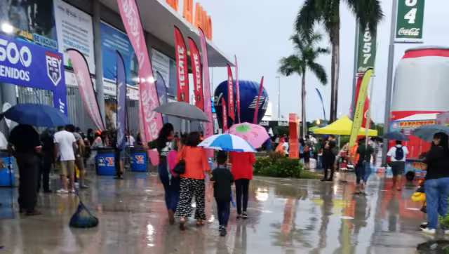 Lluvia retrasa partido entre Leones de Yucatán y Sultanes de Monterrey: EN VIVO