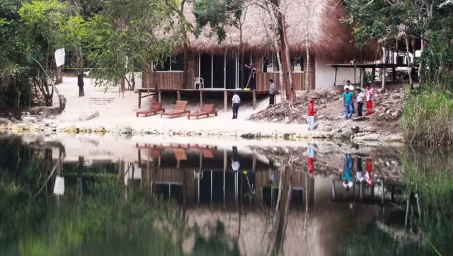 Al lugar llegaron paramédicos de la Cruz Roja