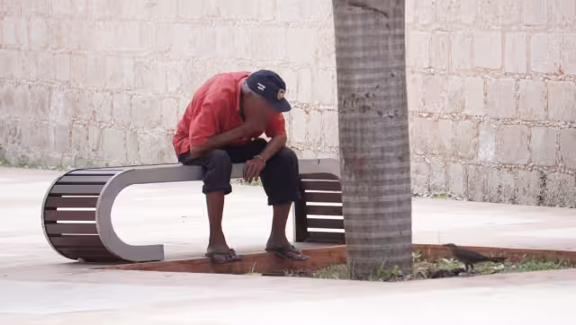 Violencia intrafamiliar y pobreza, causas del abandono de adultos mayores