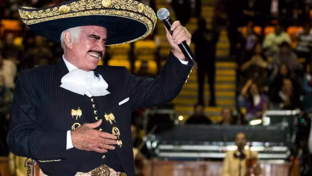Vicente Fernández lleva más de 15 días hospitalizado tras sufrir una caída en su rancho Los Tres Potrillos. Foto: Especial