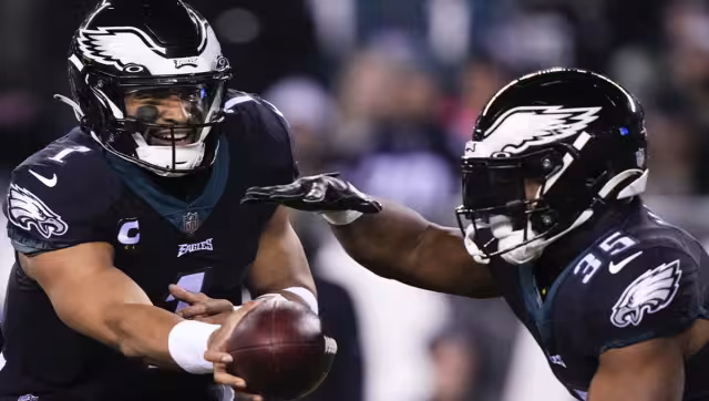 Los Philadelphia Eagles lograron quedarse con el primer lugar de la Conferencia Nacional este domingo