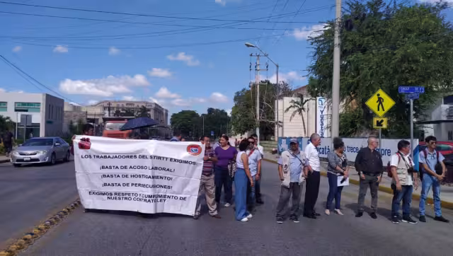 Los manifestantes estarán por tiempo indefinido bloqueando la avenida