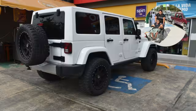 Una de los mayores problemas que sufren los minusválidos es que los lugares de estacionamiento están ocupados por personas inconscientes.