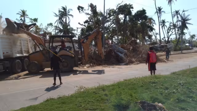 Diferentes dependencias del Gobierno Federal continúan brindado apoyo en los trabajos de recuperación en Acapulco.