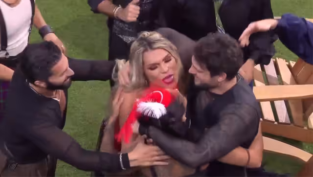 Sin celos, todo terminó en un beso de tres. Foto: Especial