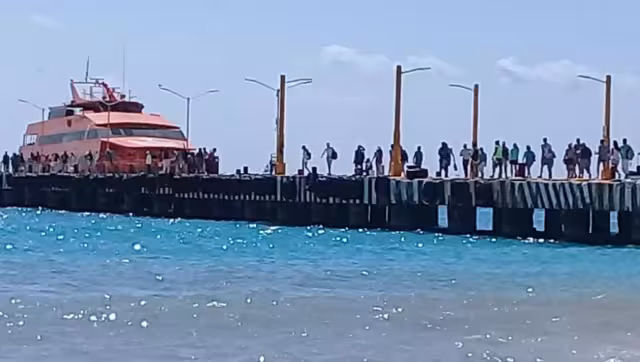 Desde la mañana de ayer lunes, los ciudadanos de Quintana Roo han estado llegando a la Terminal Marítima de Playa del Carmen.