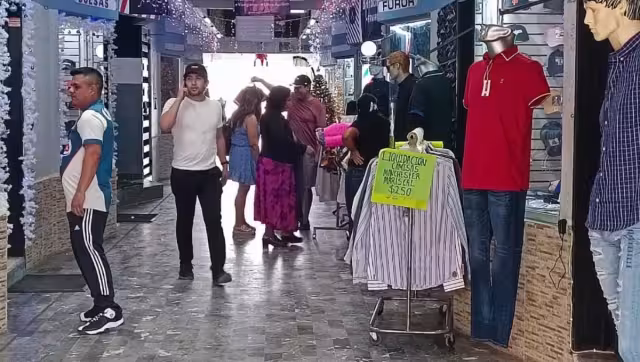 Los artesanos de la plaza son los que menos compradores han tenido en los últimos días