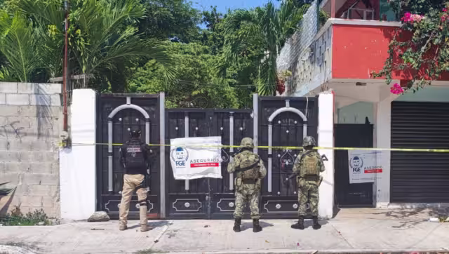 También se encontraron documentos, identificaciones y otros indicios relacionados con la venta de suministro de estupefacientes.