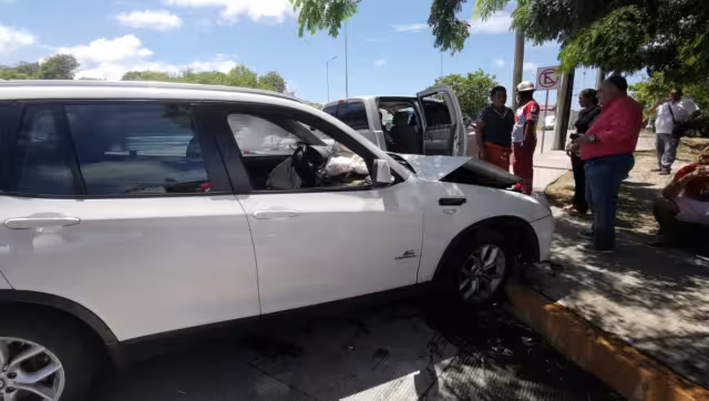 La camioneta de lujo excedió los límites de velocidad
