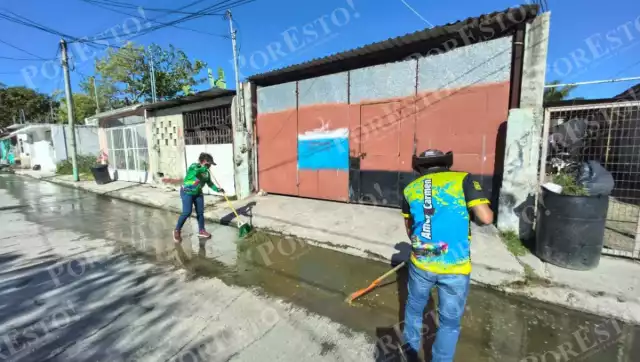 Derrames de aguas jabonosas y de fosas sépticas generan accidentes en la vía pública.