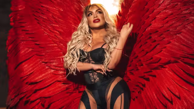 Wendy ha sido capitalizar su éxito al estar presente en varias giras, programas, así como sus enlaces en vivo