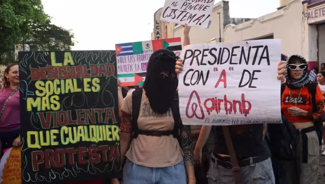 Miles marchan en Mérida durante el 8M.