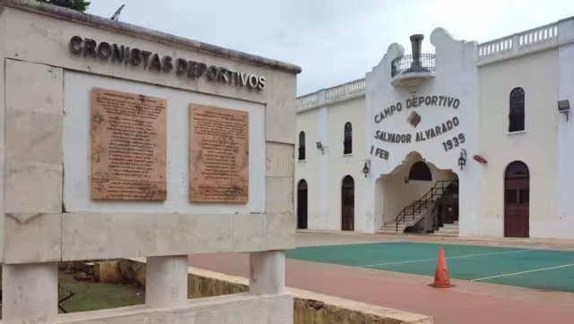 Fiesta en grande se vivió por los 84 años del Estadio "Salvador Alvarado"