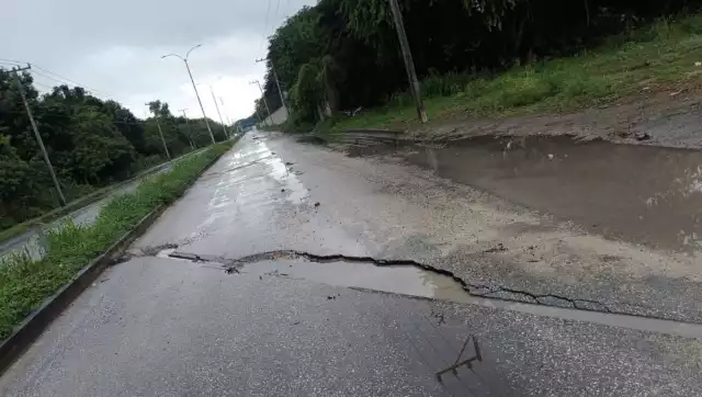 Reportan hoyancos en Chetumal, llevan semanas sin atenderse y han afectado a vehículos
