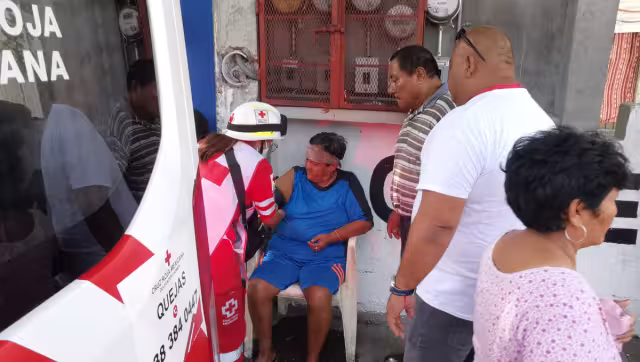 La mujer adulta fue valorada por paramédicos de la Cruz Roja Mexicana