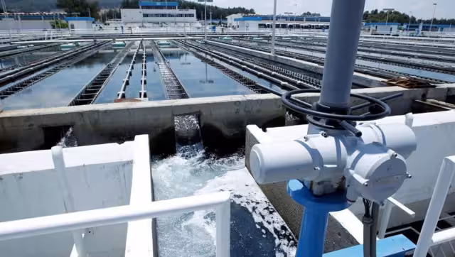 Conagua a ha colaborado con autoridades locales para establecer protocolos de muestreo adicionales en el agua que se entrega a la capital del país a través del Sistema Cutzamala