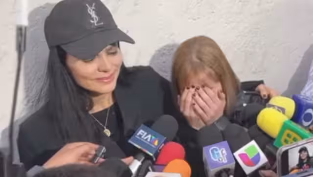 La viuda no pudo contener el llanto al contar una anécdota de su hijo. Foto: Especial