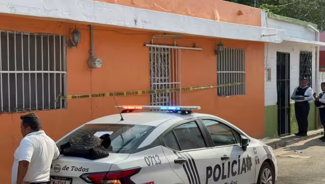La casa fue acordonada mientras se llevan a cabo las pesquisas necesarias