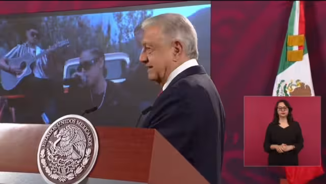 El mandatario tocó el tema y hasta puso a la agrupación durante la mañanera. Foto: Especial