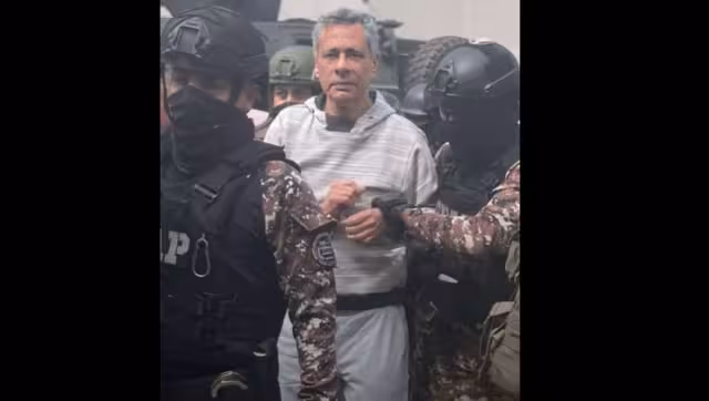 El ex vicepresidente ecuatoriano Jorge Glas, se encuentra fuera de peligro luego de ser atendido en 2 hospitales, por lo que nuevamente se le trasladó a la cárcel "La Roca" en Guayaquil