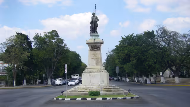 Algunas de estas glorietas son famosas, pero no tanto por el personaje al que homenajean