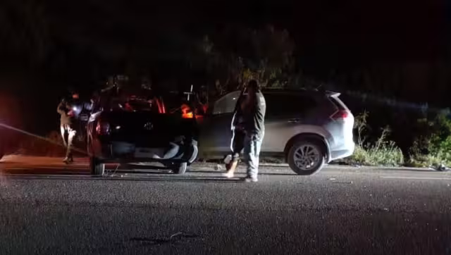 En uno de los autos accidentados viajaban dos jóvenes de 19 y 14 años de edad. 