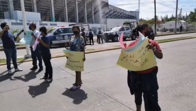 Los manifestantes exhibieron que un menor de seis años murió por negligencia médica