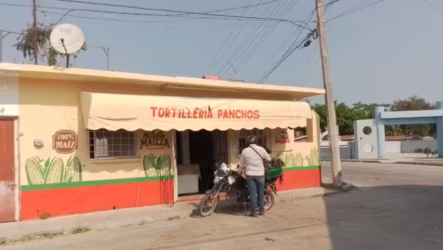 La dueña del negocio se dio cuenta al llegar a la tortillería y ver que no estaban las monedas