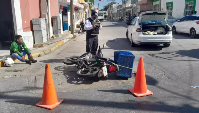 El conductor de la motocicleta quedó tendido sobre el pavimento