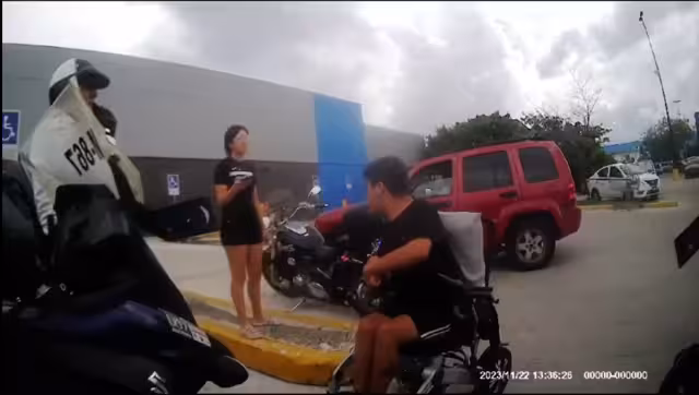 Los agentes decían que no se podía cancelar la infracción