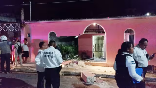 El conductor también perdió el control debido a que la carrera se encontraba mojada por la lluvia que había caído