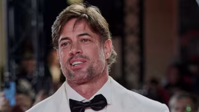William Levy confirma su romance con Jenifer Camacho con tierno beso