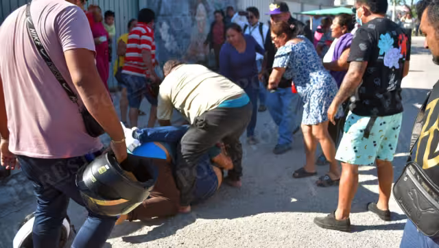 Un bloqueo al transporte Ko’ox en la unidad habitacional Siglo XXI generó una trifulca entre vecinos.