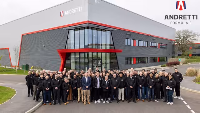 Las instalaciones se encuentra en el complejo del GP de Gran Bretaña